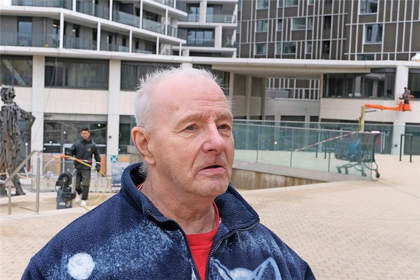 Der 76-jährige Nicolas wohnt gerne in Differdingen