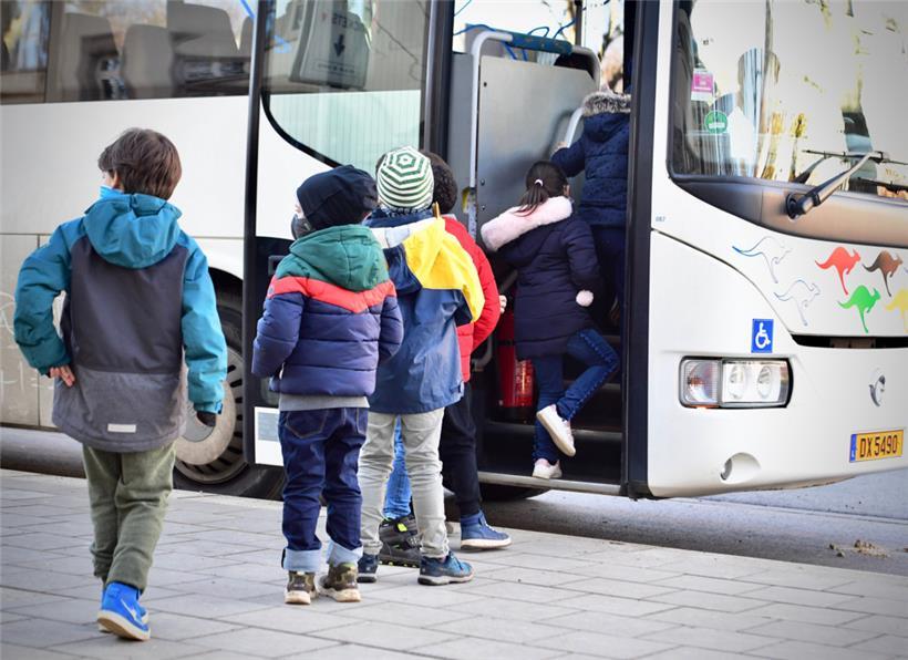 Der ACL gibt Tipps zum sicheren Bewegen im Verkehr für Schüler und Eltern
