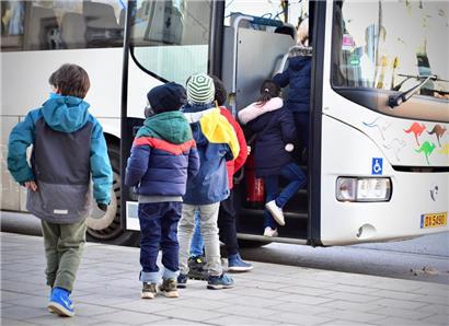 Der ACL gibt Tipps zum sicheren Bewegen im Verkehr für Schüler und Eltern
