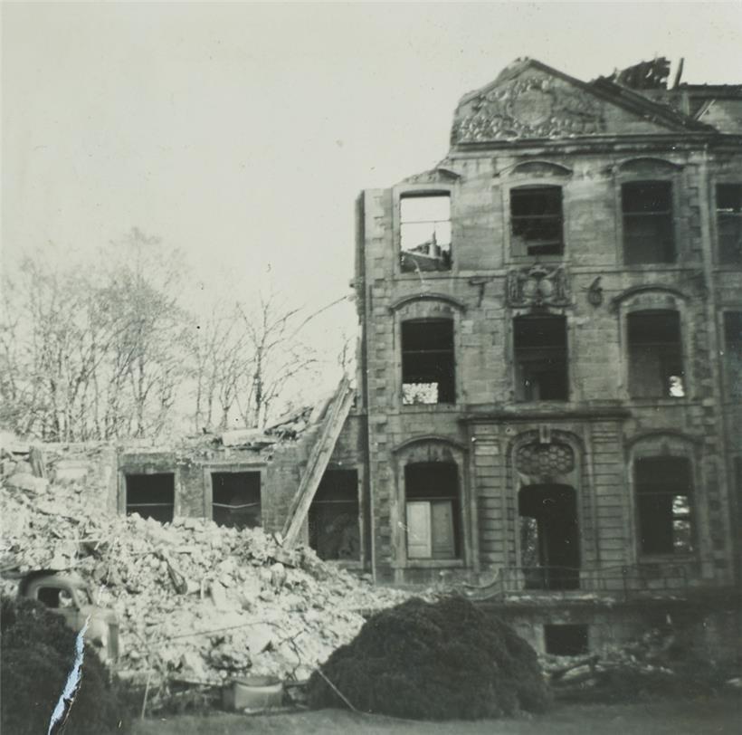 Der Abriss des Herrenhauses im Oktober 1954
