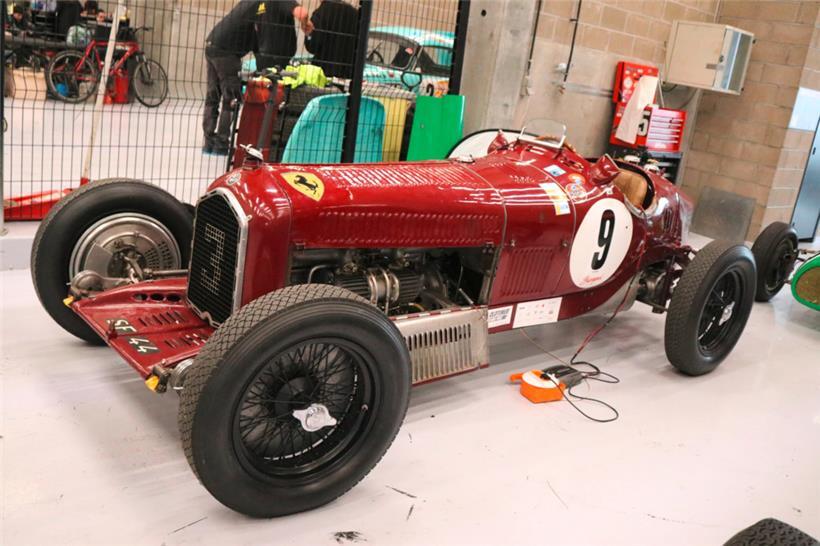 Der Alfa Romeo, der in den 30ern mit Tazio Nuvolari viele Sieger errang und soga...