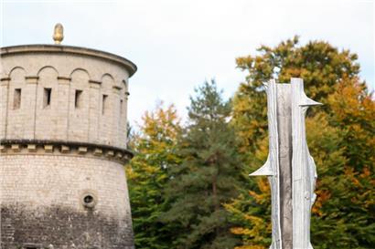 Der Art Walk in Luxemburg-Stadt hält zahlreiche künstlerische Überraschungen bereit, unter anderem von Alice Channer
