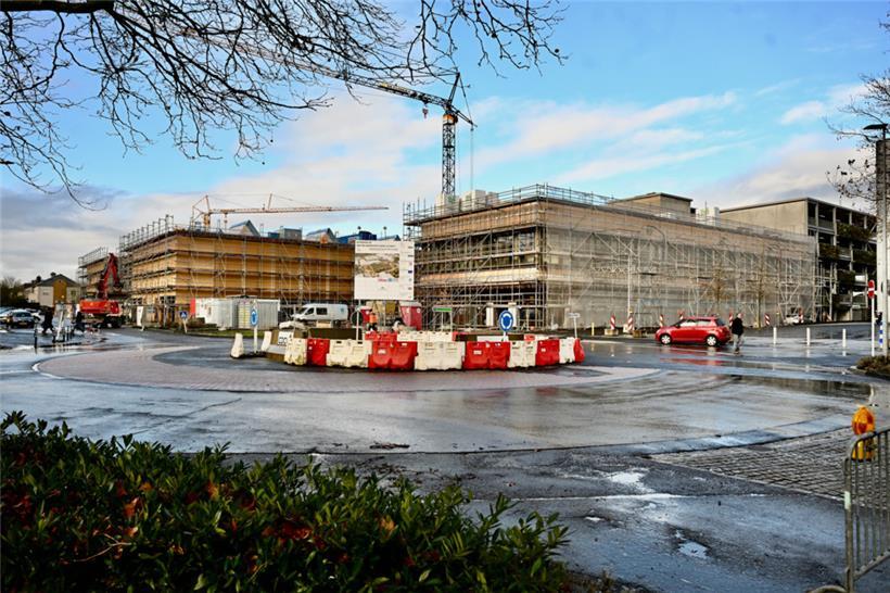 Der Ausbau der Lallinger Sporthalle soll im September 2024 abgeschlossen sein
