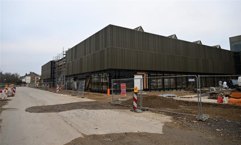 Der Ausbau der Lallinger Sporthalle wird für Esch so langsam, aber sicher zum Millionenloch
