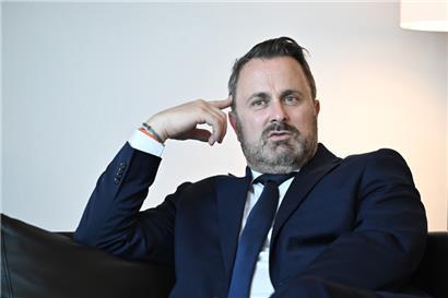 Der Außenminister geht ganz in seiner neuen Rolle auf.
