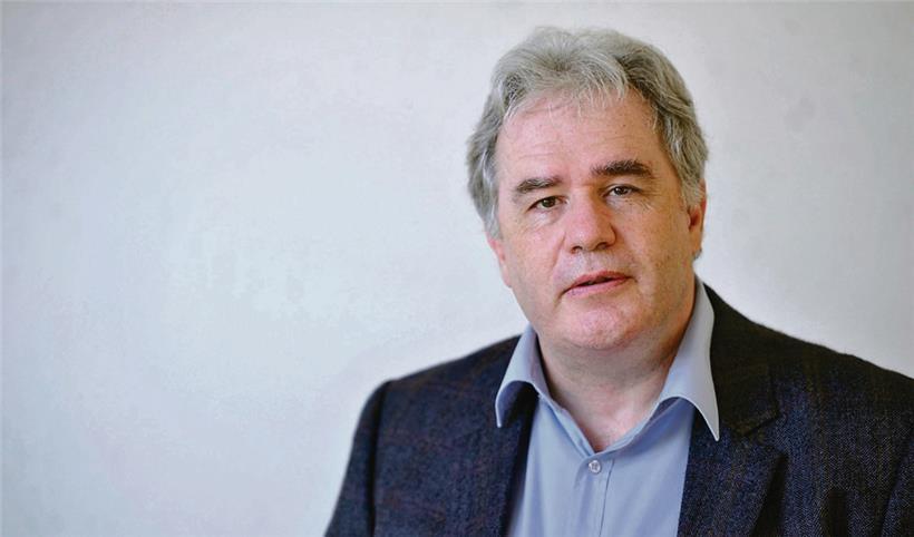 Der Autor war von 1986 bis 2019 Journalist beim Tageblatt. Mit den Schwerpunkten Außenpolitik und Schienenverkehr.
