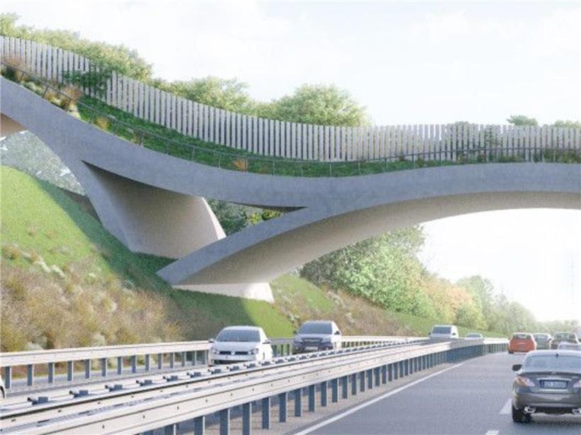 Wildbrücke über Autobahn N7 im Bau, nachhaltige Infrastruktur für sichere Tierwanderung über zwei Jahre Projektzeit