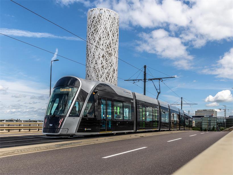 Baustart der neuen Südverbindung im ersten Halbjahr 2028 mit Baggern und Bauarbeiten am Straßenbauprojekt