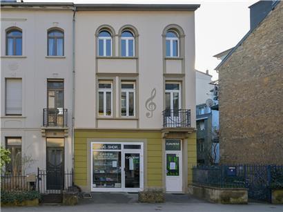 Gebäudebesitzer in Bonneweger rue des Trevires bietet Räume zur langfristigen Vermietung an Musikschule an