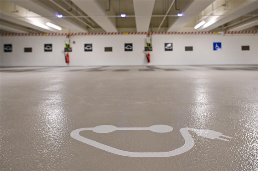 Der Brand in 2019 ging übrigens nicht von einem Elektroauto, sondern einem Diese...