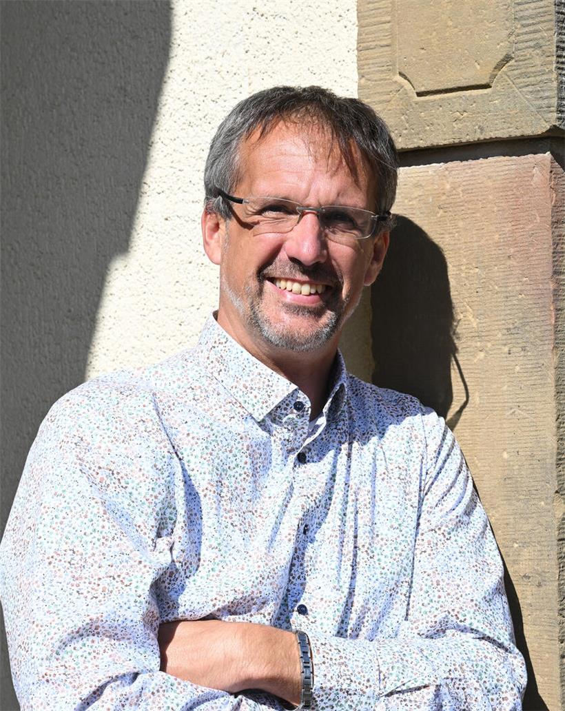 Bürgermeister Marc Ries von Betzdorf im September bei offizieller Veranstaltung, Porträt und lokale Politik