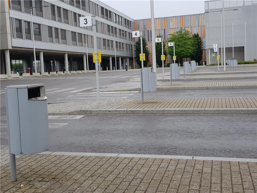 Der Busbahnhof beim „Lycée technique de Lallange“ nach der Putzaktion
