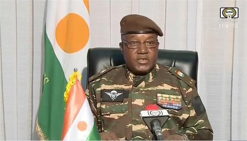 Der Chef der Präsidentengarde im Niger, General Omar Tchiani, hat sich selbst zum Präsidenten des Nationalen Rats und damit zum neuen Machthaber des Landes ernannt
