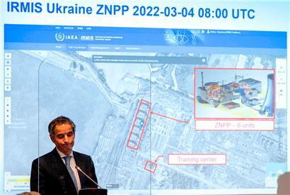 Der Direktor der Internationalen Atomenergiebehörde IAEA, Rafael Grossi, gibt Erklärungen zu einem Brand in einem ukrainischen Atomkraftwerk
