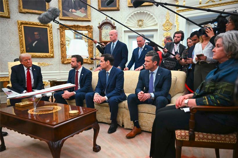 Der „Don“, umgeben unter anderem von JD Vance, Marco Rubio und Pete Hegseth am 14. Juli im Weißen Haus
