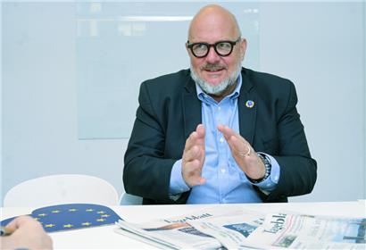 Der EP-Vizepräsident und luxemburgische Europaabgeordnete Marc Angel fühlt sich auf dem europäischen Parkett wohl
