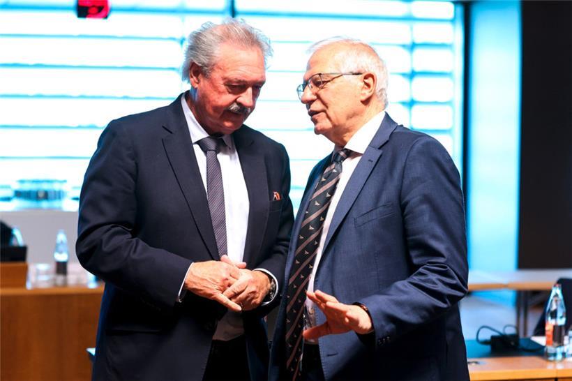 Der EU-Außenbeauftragte Josep Borrell und Luxemburgs Außenminister Jean Asselborn sind der Ansicht, dass ein Gas-Embargo aus Rücksicht auf manche EU-Staaten nicht so schnell umgesetzt werden kann
