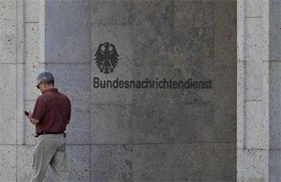 Der Eingang des Hauptsitzes des Bundesnachrichtendienstes in Berlin: Die deutschen Nachrichtendienste bekommen mehr Befugnisse