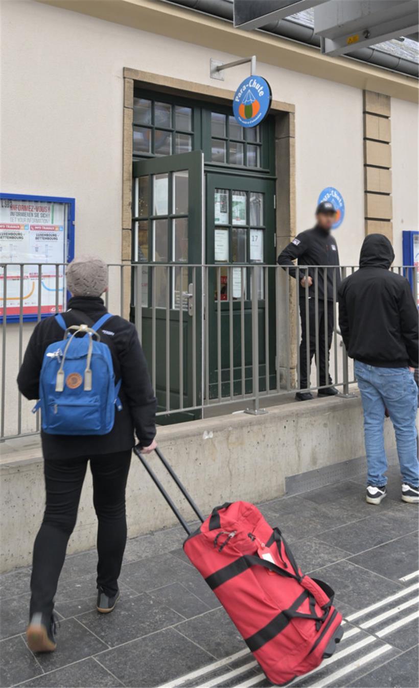 Der Eingang zum „Para-Chute“ am Bahnhof
