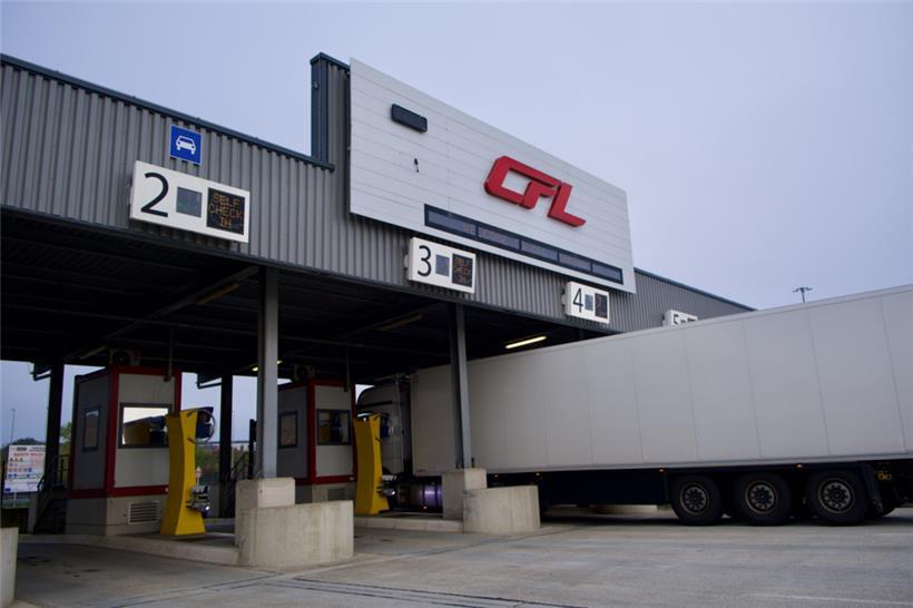 Der Eingang zum Terminal ist größtenteils digitalisiert
