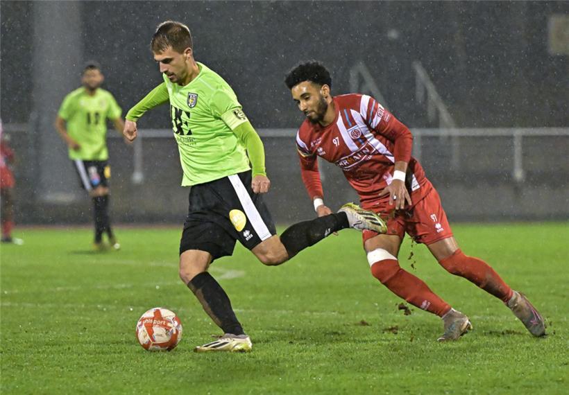 Der Escher Sportlehrer Milos Todorovic (l.) ist rechtzeitig für das Escher Derby fit geworden
