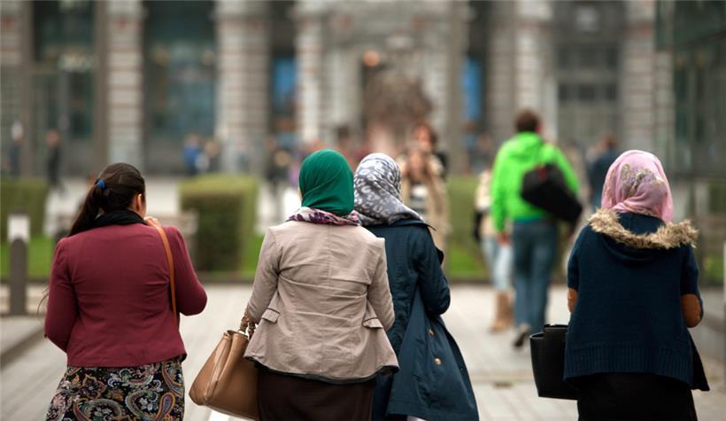 Der Europäische Gerichtshof hat vor wenigen Monaten eine Entscheidung zu Kopftüchern und anderen religiösen Symbolen am Arbeitsplatz getroffen
