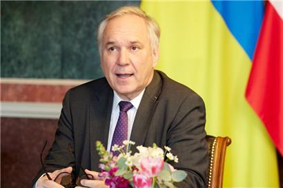 Der FPÖ-Politiker Walter Rosenkranz ist wegen seiner rechtslastigen Gesinnung als österreichischer Nationalratspräsident umstritten
