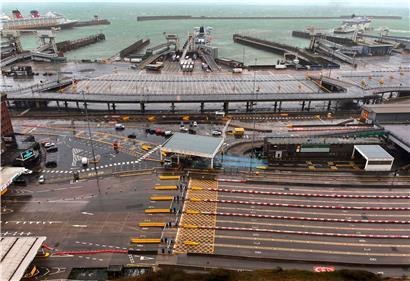 Der Fährbetrieb im Hafen von Dover ist zum Erliegen gekommen
