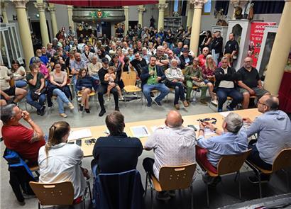 Der Festsaal in der Poppespënnchen war zu klein für die Bürgerversammlung
