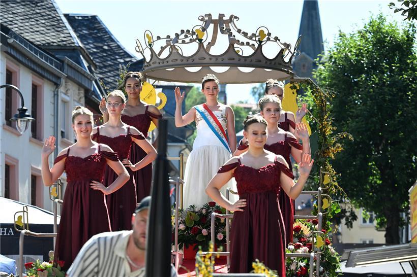 Der Festumzug des Geenzefests in Witz stand dieses Jahr unter dem Motto "En Dag ...