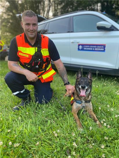 Der Flächensuchhund des CGDIS konnte die Person aufspüren
