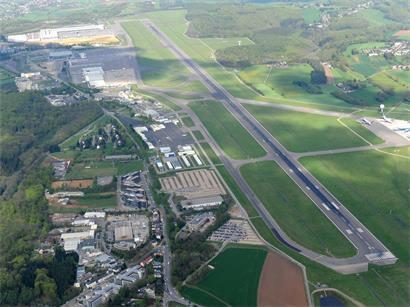 Lux-Airport verklagt sieben Firmen wegen mangelhafter Reparatur der Start- und Landebahn am Flughafen