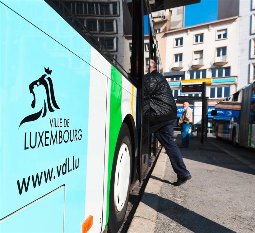 Der Fuhrpark der „Autobus de la Ville de Luxembourg“ (AVL) besteht aktuell aus 67 Standardfahrzeugen und 59 Gelenkbussen
