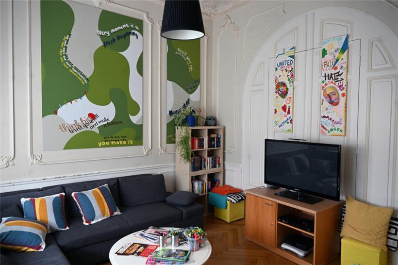 Der Gemeinschaftsraum wurde von Jugendlichen zusammen mit Schülern des „Lycée des arts et métiers“ gestaltet
