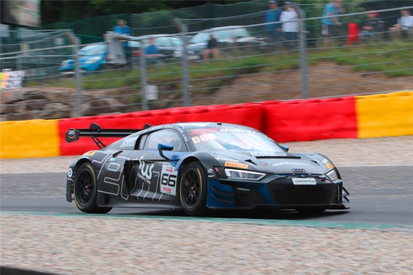 Der Getspeed Mercedes von Gounon/Stoltz/Schiller lag lange vorn, fiel aber unfallbedingt in der Nacht aus
