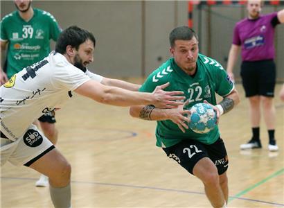 Der HB Esch um Miha Pucnik und der HB Käerjeng um Tom Meis liefern sich ein Kopf-an-Kopf-Rennen an der Tabellenspitze
