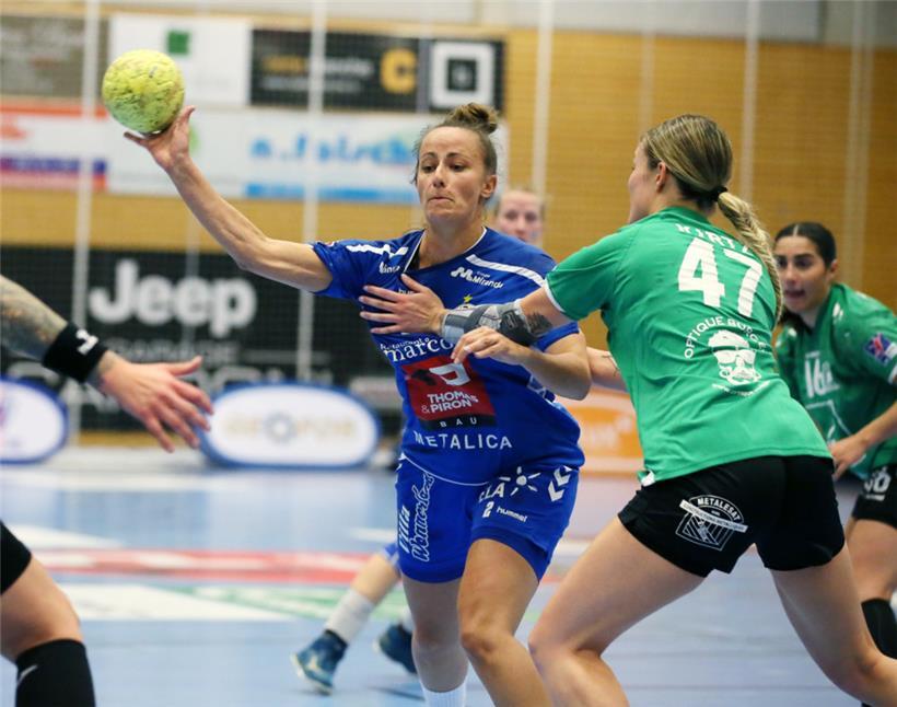 Der HBD um Kapitänin Kim Wirtz tat sich gegen Käerjengs aggressive Abwehr schwer, Lösungen zu finden
