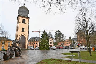 Der Haushaltsplan 2023 sieht Renovierungsarbeiten an der place Saint-Michel für 70.000 Euro vor
