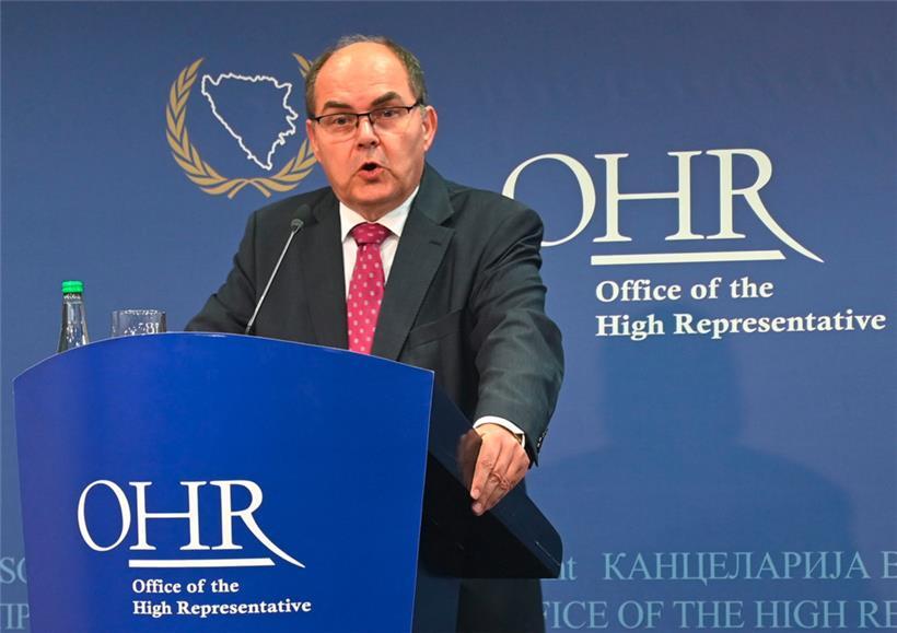 Der Hohe Repräsentant in Bosnien-Herzegowina, Christian Schmidt, intervenierte bereits zu Beginn des Monats gegen die Destabilisierungsversuche des Serbenführers Milorad Dodik
