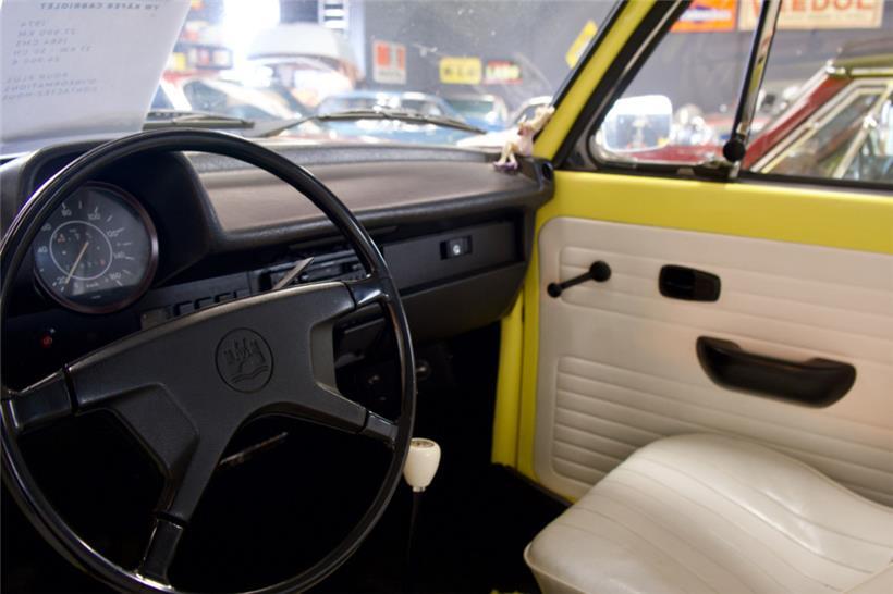 Der Innenraum des VW Beetle