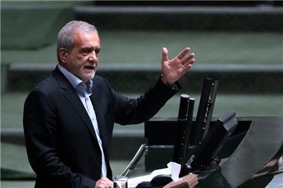 Der Iran ist und bleibt ein wichtiger Machtfaktor in Nahost. Präsident Massud Peseshkian vor wenigen Tagen bei einer Rede im Parlament.
