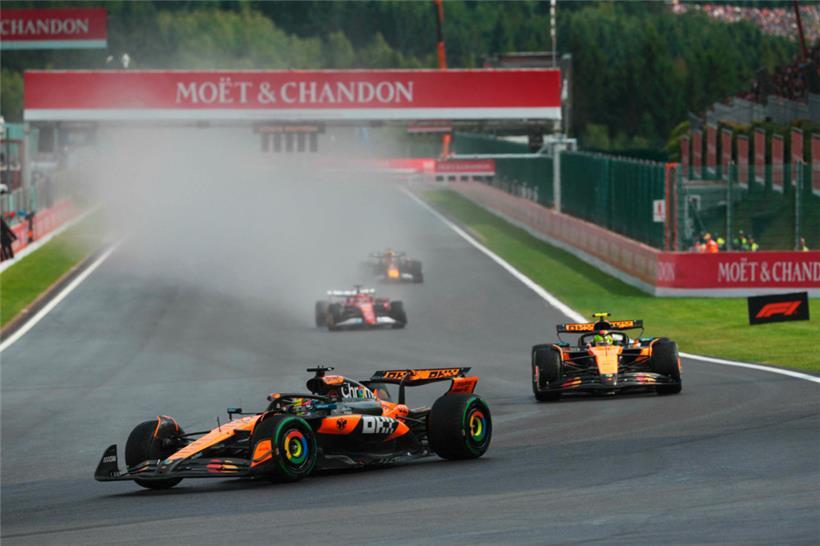 Der Konkurrenz voraus: die beiden McLaren-Piloten
