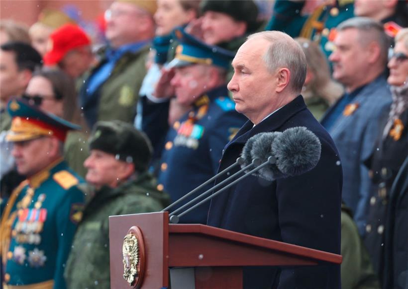 Der Kremlherrscher Wladimir Putin mag vergessen haben, dass die Sowjetunion erst mit den Nazis paktierte, bevor diese die Ukraine und Russland überfielen und auch massive Militärhilfe für die Sowjets aus den USA nötig war, um die Faschisten niederzuringen
