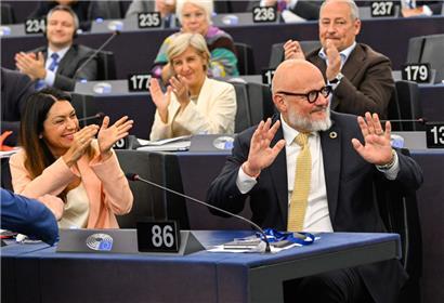 Der LSAP-Politiker Marc Angel nach der Verkündung des Wahlresultates am Mittwoch im Sitzungssaal in Stra’burg
