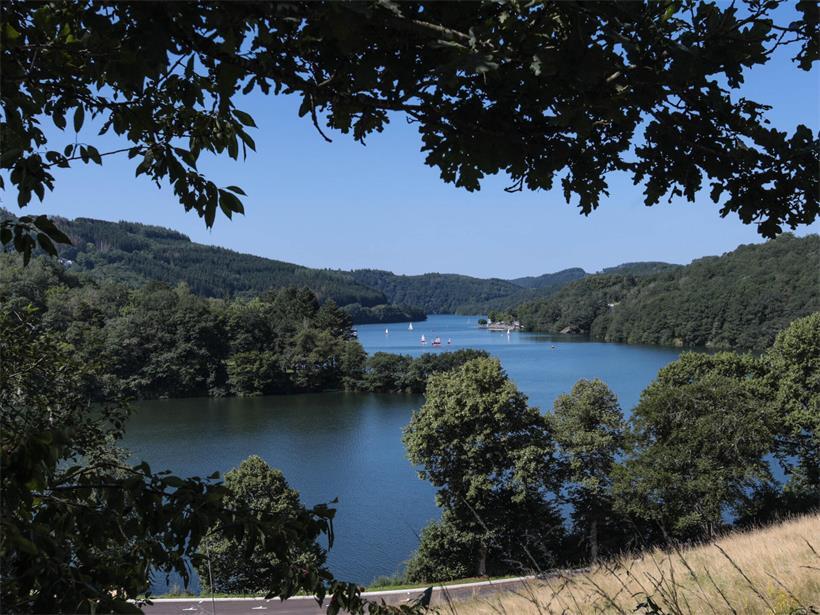 Der „Lac de la Haute-Sûre“, hier bei Esch/Sauer, ist das größte Trinkwasserreservoir des Landes, weswegen die Landwirte rundherum dem Schutz verpflichtet sind