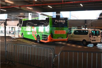 Der Langstreckenverkehr wie zum Beispiel mit Flixbussen wird in Frankreich in den kommenden Tagen „schrittweise verringert“
