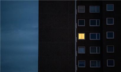 Der Letzte macht das Licht aus: Teils massiv gestiegene Preise für Gas und Strom bereiten vielen Menschen in Deutschland Sorgen
