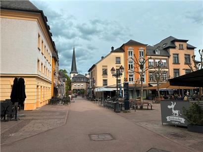 Der Liberationsplatz mit seinen Cafés und Terrassen soll über die Sommermonate von Arbeiten verschont bleiben, so Bürgermeister Charel Weiler 
