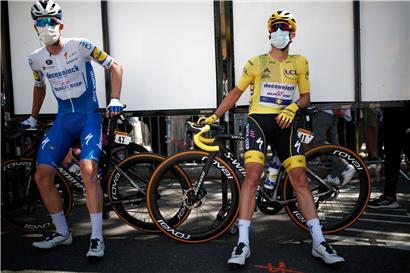Der Luxemburger Bob Jungels (links) verhalf Julian Alaphilippe, das Gelbe Trikot in der ersten Woche zu verteidigen. Am Ende verlor der Franzose es wegen einer Zeitstrafe. 
