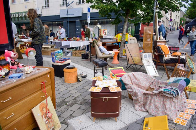 Der „Marché aux puces du vieil Arlon“ zieht Sammler aus der ganzen Großregion an